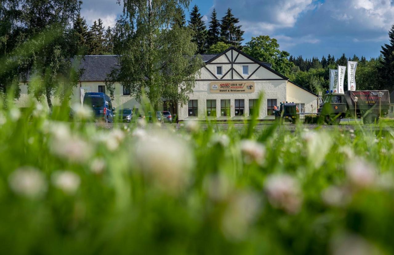 Sporthotel Glueck Auf Moenchenfrei Brand-Erbisdorf Eksteriør bilde